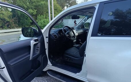 Toyota Land Cruiser Prado 150 рестайлинг 2, 2021 год, 6 450 000 рублей, 4 фотография