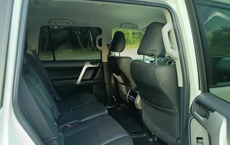 Toyota Land Cruiser Prado 150 рестайлинг 2, 2021 год, 6 450 000 рублей, 5 фотография