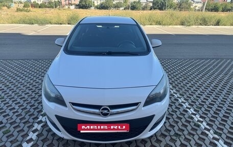 Opel Astra J, 2014 год, 700 000 рублей, 8 фотография