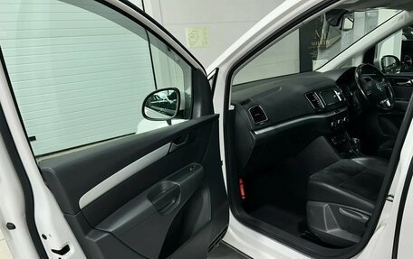 Volkswagen Sharan II, 2013 год, 1 200 000 рублей, 15 фотография