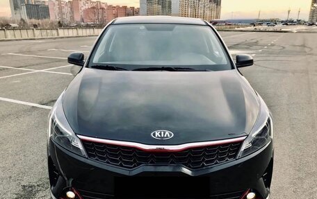 KIA Rio IV, 2021 год, 1 690 000 рублей, 1 фотография