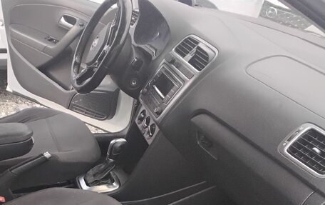 Volkswagen Polo VI (EU Market), 2016 год, 500 000 рублей, 3 фотография