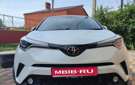 Toyota C-HR I рестайлинг, 2018 год, 2 100 000 рублей, 1 фотография