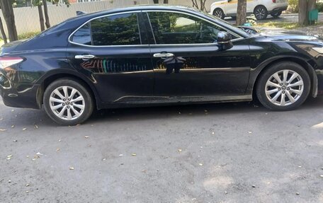 Toyota Camry, 2019 год, 2 320 000 рублей, 2 фотография