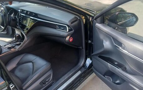 Toyota Camry, 2019 год, 2 320 000 рублей, 6 фотография