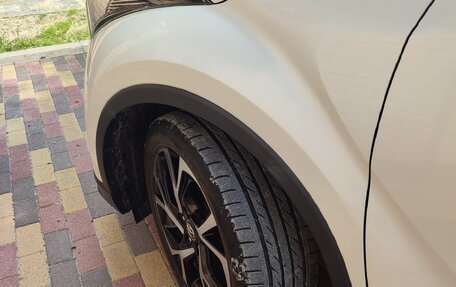 Toyota C-HR I рестайлинг, 2018 год, 2 100 000 рублей, 4 фотография