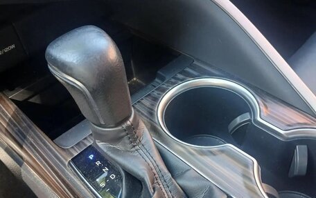 Toyota Camry, 2019 год, 2 320 000 рублей, 11 фотография