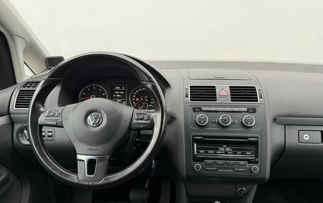 Volkswagen Touran III, 2012 год, 880 000 рублей, 11 фотография