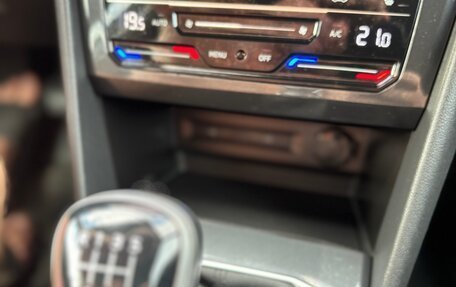 Volkswagen Tiguan II, 2021 год, 1 990 000 рублей, 6 фотография