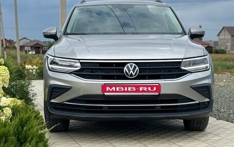 Volkswagen Tiguan II, 2021 год, 1 990 000 рублей, 2 фотография