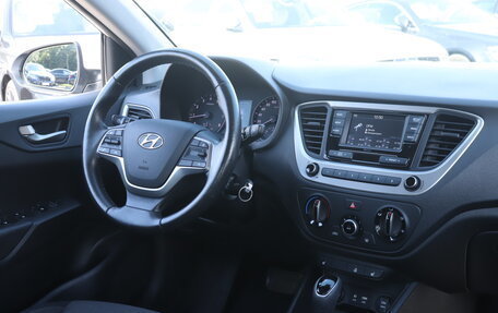 Hyundai Solaris II рестайлинг, 2018 год, 1 350 000 рублей, 12 фотография