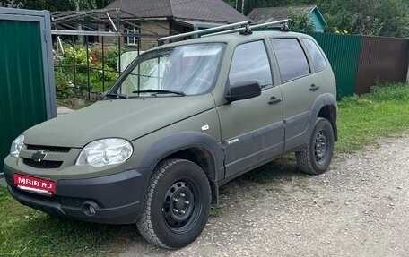 Chevrolet Niva I рестайлинг, 2012 год, 450 000 рублей, 3 фотография