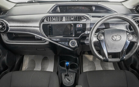 Toyota Aqua I, 2016 год, 1 099 000 рублей, 10 фотография
