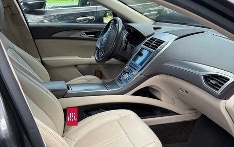 Lincoln MKZ II рестайлинг, 2018 год, 2 360 000 рублей, 12 фотография