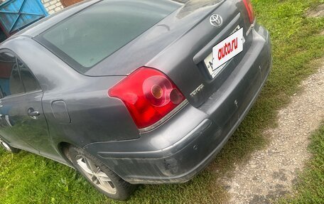Toyota Avensis III рестайлинг, 2005 год, 440 000 рублей, 8 фотография