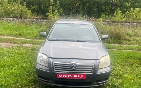 Toyota Avensis III рестайлинг, 2005 год, 440 000 рублей, 4 фотография