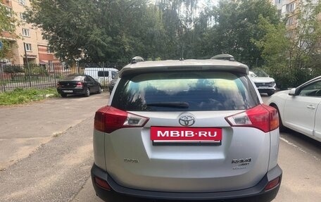 Toyota RAV4, 2015 год, 2 200 000 рублей, 4 фотография