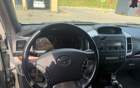 Toyota Land Cruiser Prado 120 рестайлинг, 2006 год, 2 300 000 рублей, 8 фотография