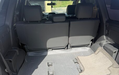 Toyota Land Cruiser Prado 120 рестайлинг, 2006 год, 2 300 000 рублей, 12 фотография