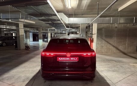 Volkswagen Tiguan, 2024 год, 4 500 000 рублей, 5 фотография