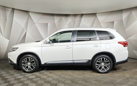 Mitsubishi Outlander III рестайлинг 3, 2015 год, 1 709 000 рублей, 5 фотография