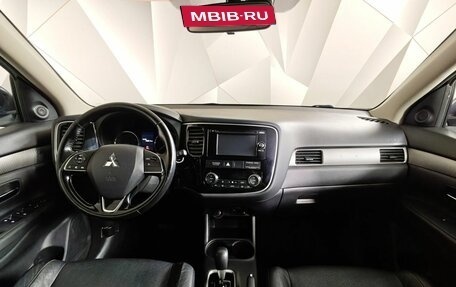 Mitsubishi Outlander III рестайлинг 3, 2015 год, 1 709 000 рублей, 14 фотография
