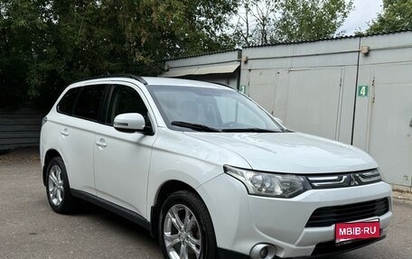 Mitsubishi Outlander III рестайлинг 3, 2013 год, 1 000 000 рублей, 1 фотография