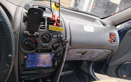 Mitsubishi Carisma I, 1997 год, 140 000 рублей, 9 фотография