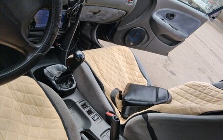 Mitsubishi Carisma I, 1997 год, 140 000 рублей, 8 фотография
