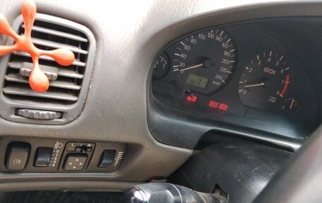 Mitsubishi Carisma I, 1997 год, 140 000 рублей, 10 фотография