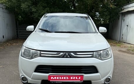 Mitsubishi Outlander III рестайлинг 3, 2013 год, 1 000 000 рублей, 6 фотография