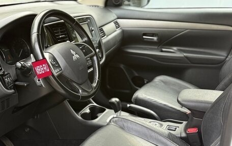 Mitsubishi Outlander III рестайлинг 3, 2013 год, 1 000 000 рублей, 13 фотография