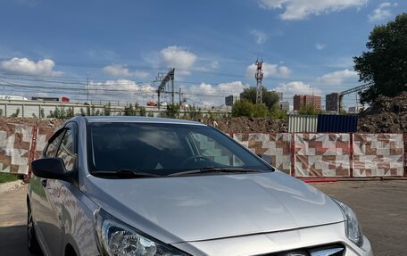 Hyundai Solaris II рестайлинг, 2013 год, 809 990 рублей, 2 фотография