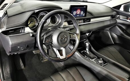 Mazda 6, 2019 год, 1 695 000 рублей, 18 фотография