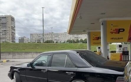 Mercedes-Benz E-Класс, 1992 год, 120 000 рублей, 2 фотография