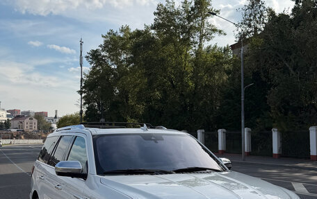 Lincoln Navigator, 2018 год, 7 300 000 рублей, 2 фотография