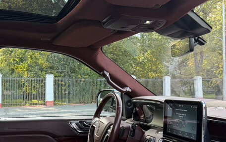 Lincoln Navigator, 2018 год, 7 300 000 рублей, 13 фотография