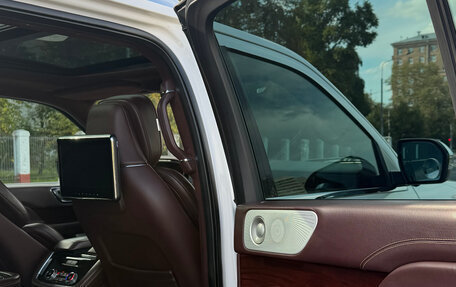 Lincoln Navigator, 2018 год, 7 300 000 рублей, 10 фотография