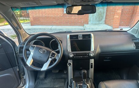 Toyota Land Cruiser Prado 150 рестайлинг 2, 2011 год, 3 000 000 рублей, 3 фотография