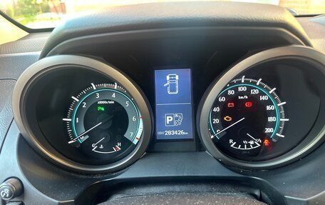 Toyota Land Cruiser Prado 150 рестайлинг 2, 2011 год, 3 000 000 рублей, 4 фотография
