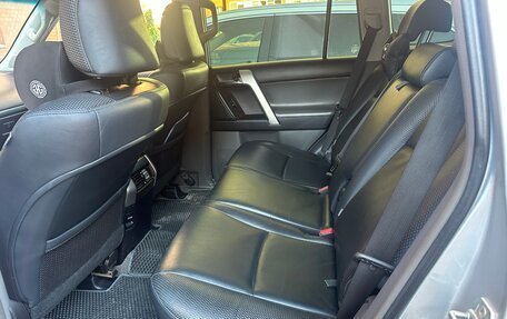 Toyota Land Cruiser Prado 150 рестайлинг 2, 2011 год, 3 000 000 рублей, 5 фотография