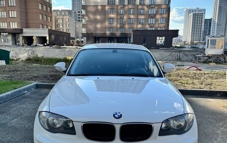 BMW 1 серия, 2011 год, 800 000 рублей, 3 фотография