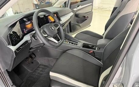 Volkswagen Golf VIII, 2023 год, 2 100 000 рублей, 8 фотография