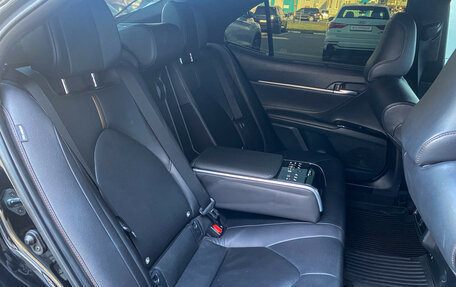 Toyota Camry, 2019 год, 3 490 000 рублей, 12 фотография
