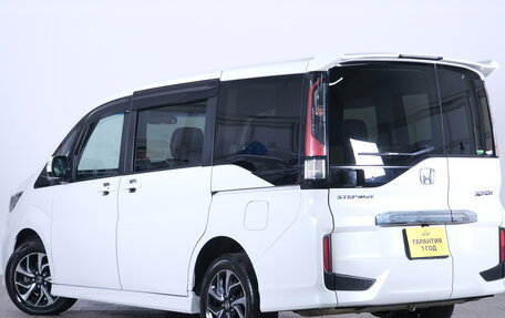 Honda Stepwgn IV, 2018 год, 2 299 000 рублей, 5 фотография