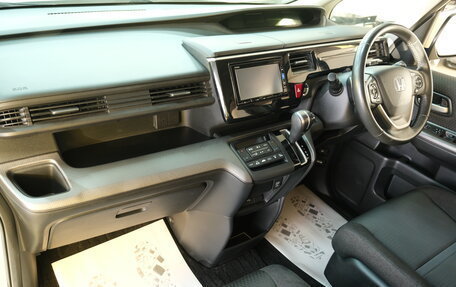 Honda Stepwgn IV, 2018 год, 2 299 000 рублей, 17 фотография