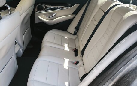Mercedes-Benz E-Класс, 2019 год, 4 100 000 рублей, 8 фотография