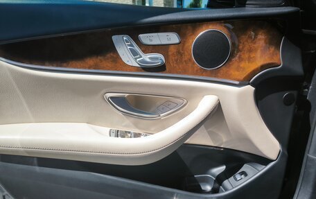 Mercedes-Benz E-Класс, 2019 год, 4 100 000 рублей, 9 фотография