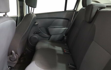 Renault Logan II, 2017 год, 699 000 рублей, 13 фотография