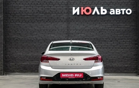 Hyundai Elantra VI рестайлинг, 2019 год, 1 300 000 рублей, 5 фотография